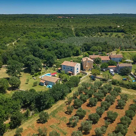 펜션 Negrin 풀라